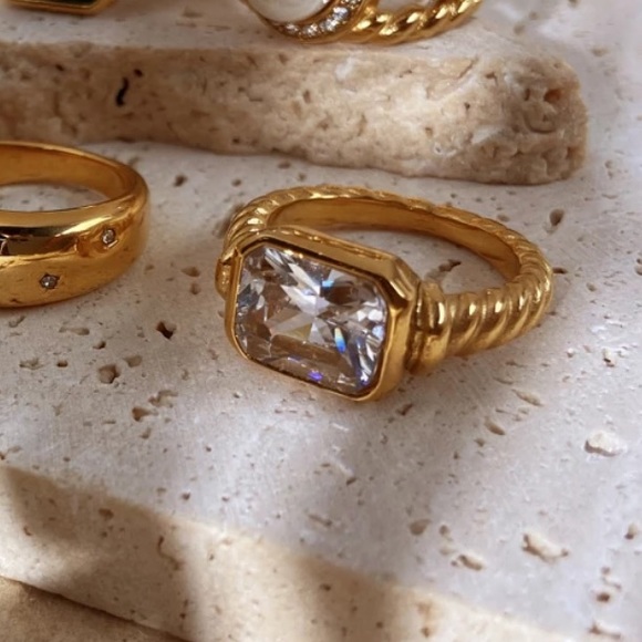 Texture Square Ring - Picture 3 of 4